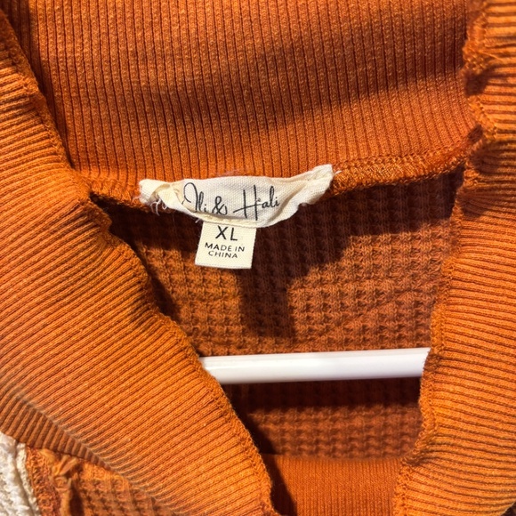 Oli & Hali sweatshirt - Picture 3 of 4